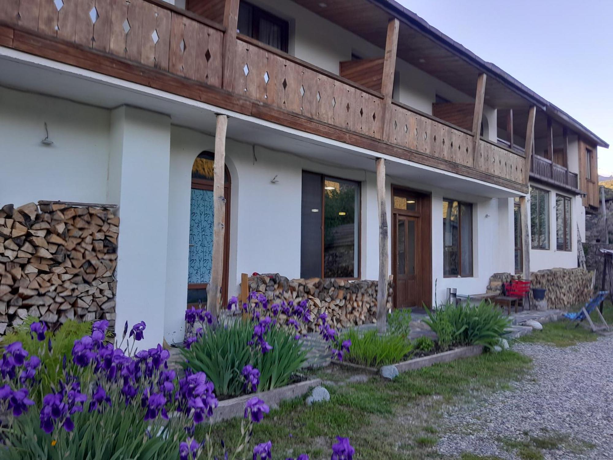 Bapsha Guesthouse Mestia Esterno foto